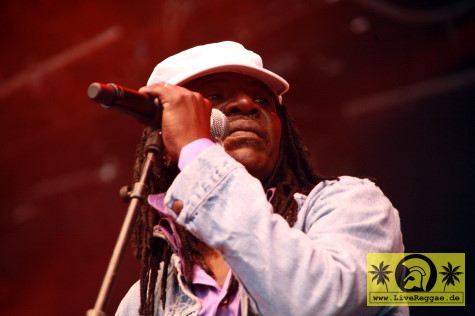 Alpha Blondy (CI) with The Solar System Band 23. Summer Jam Festival, Fuehlinger See Koeln - Red Stage 05. Juli 2008 (17).JPG